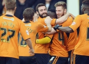 米兰体育官方网站-狼队主场愈战愈勇，携手征服对手