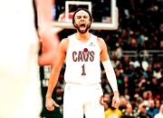 米兰体育下载-爵士突破攻势，笑里藏刀击败雄鹿的简单介绍