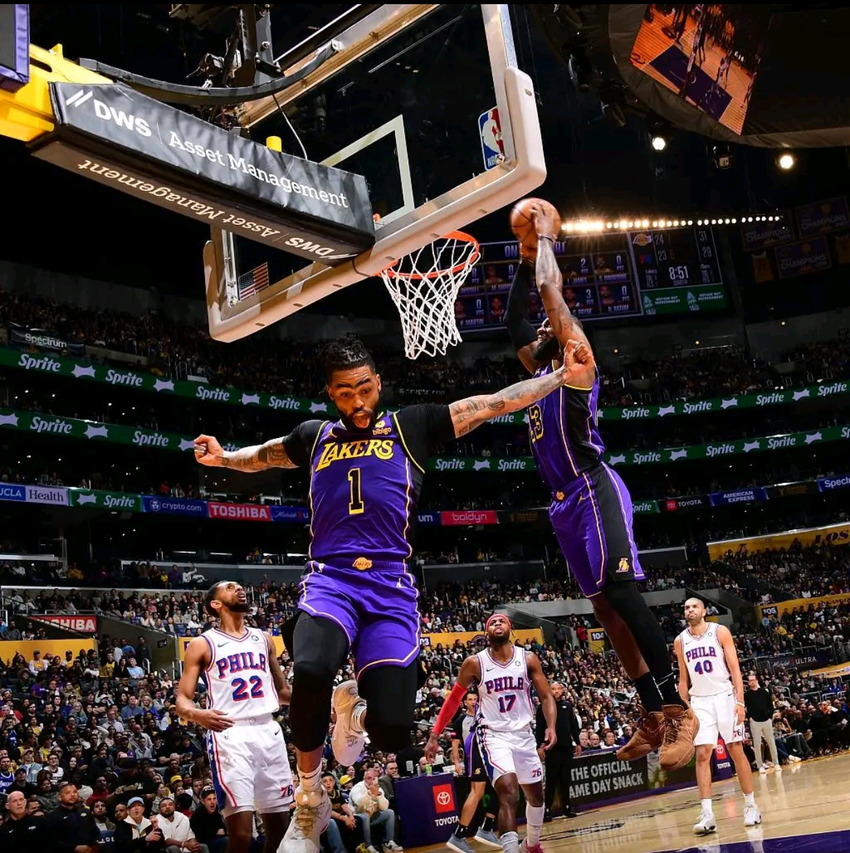 湖人胜太阳,紧追西部前四 湖人胜太阳,紧追西部前四