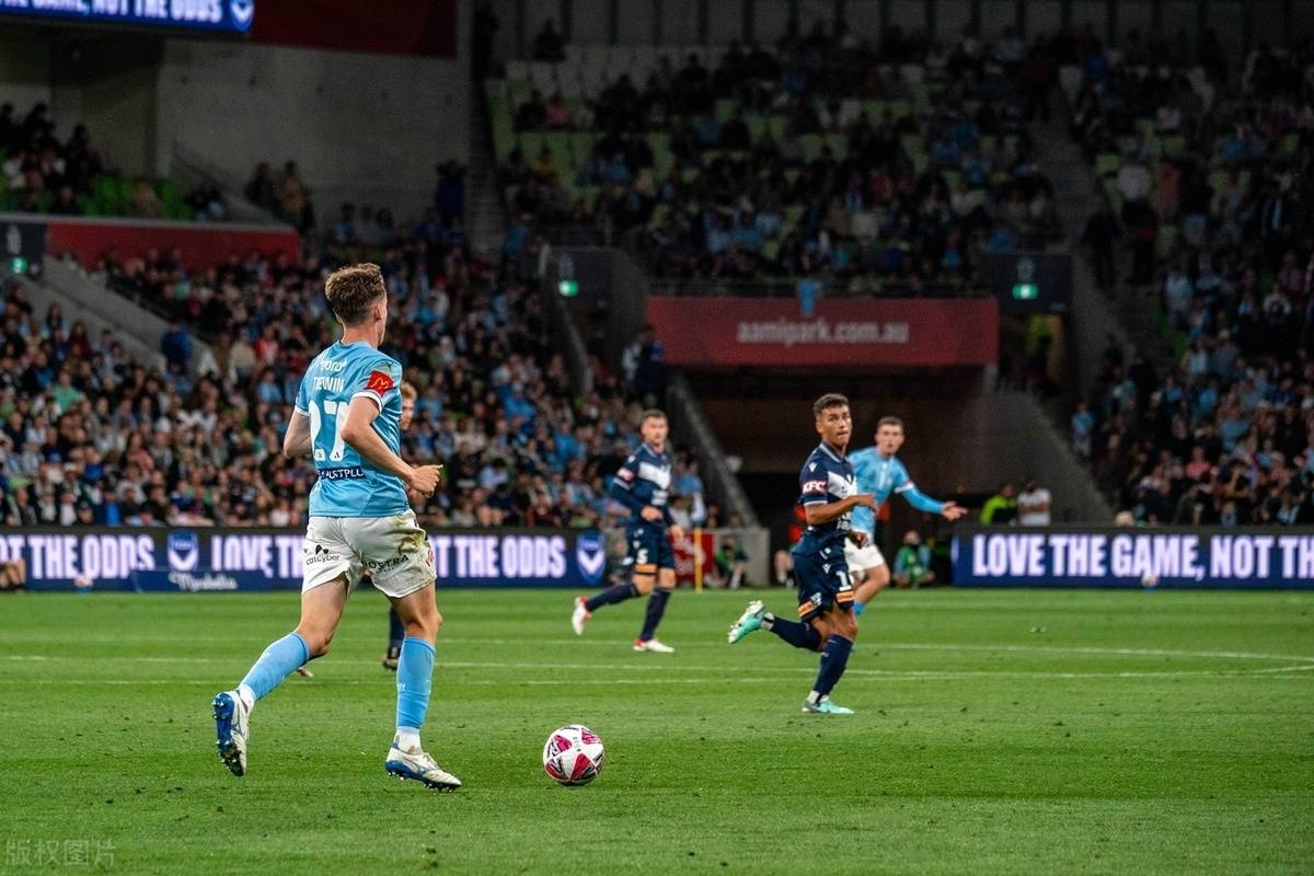 澳大利亚足球联赛布里斯班狮吼队加强防线训练的简单介绍 澳大利亚足球联赛布里斯班狮吼队加强防线训练的简单介绍