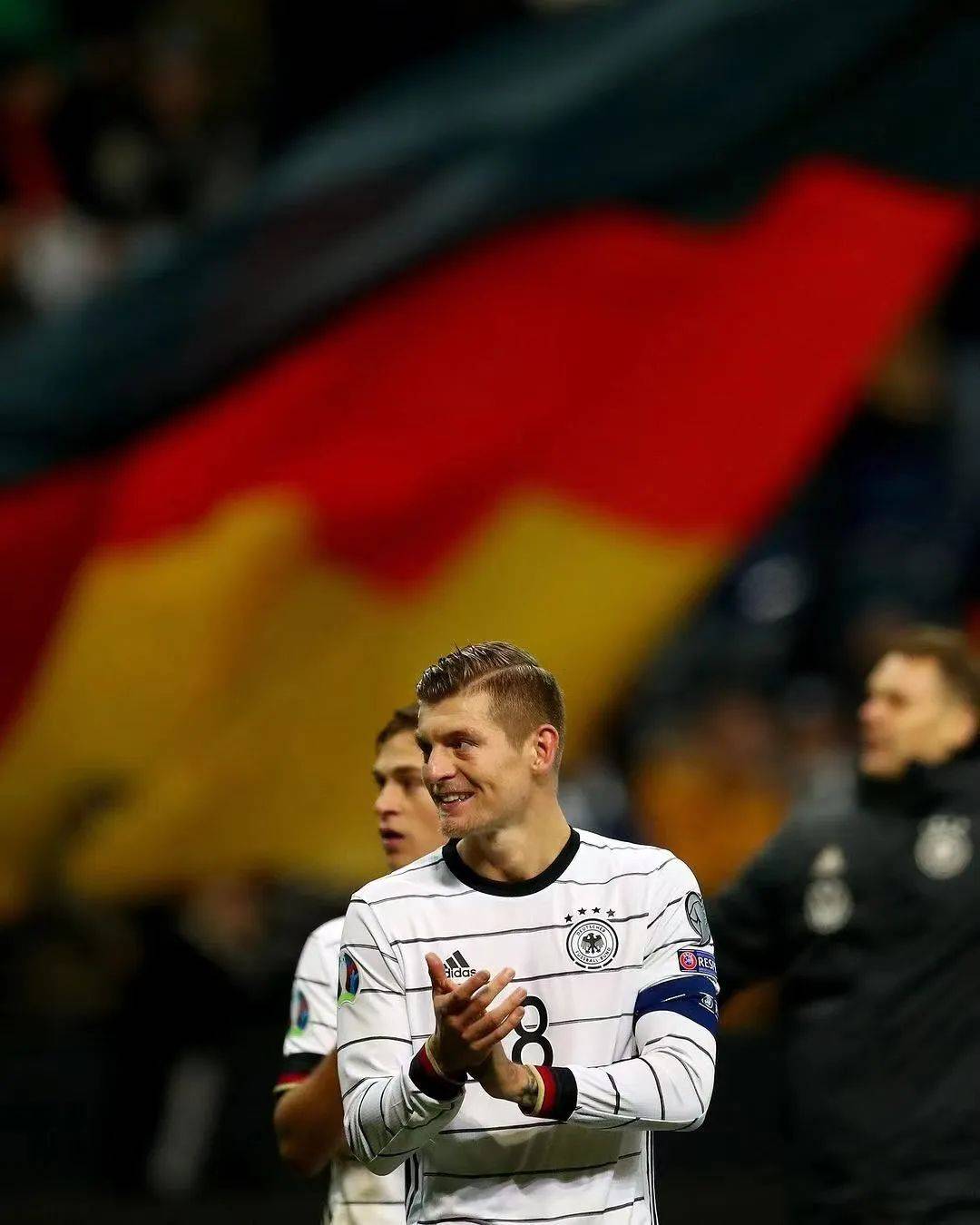 德国杯赛上演惊险一幕，豪门险胜