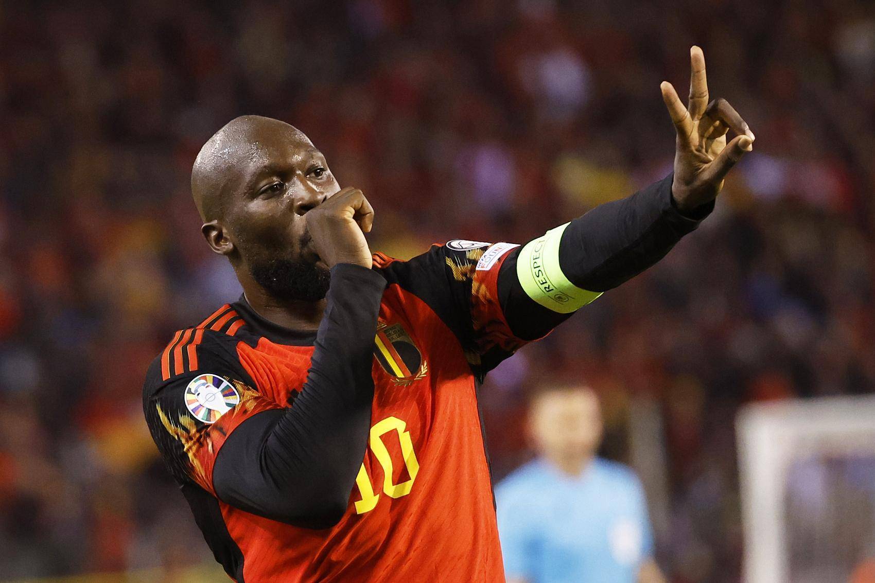 欧预赛比赛带来欢声笑语，球场上凶险丛生的简单介绍