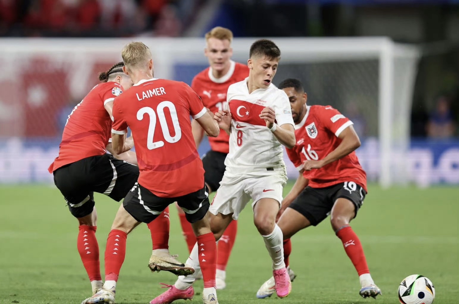 关于奥地利队惊险晋级,杀进欧洲杯八强的信息 关于奥地利队惊险晋级,杀进欧洲杯八强的信息