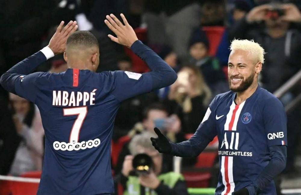 尤文图斯豪取客场胜利,晋级信心高涨 尤文图斯豪取客场胜利,晋级信心高涨