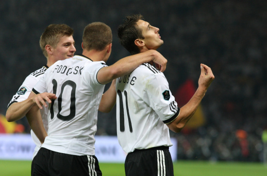 关于玻利维亚主教练战术成功，波兰欧洲杯预选赛形势堪忧的信息