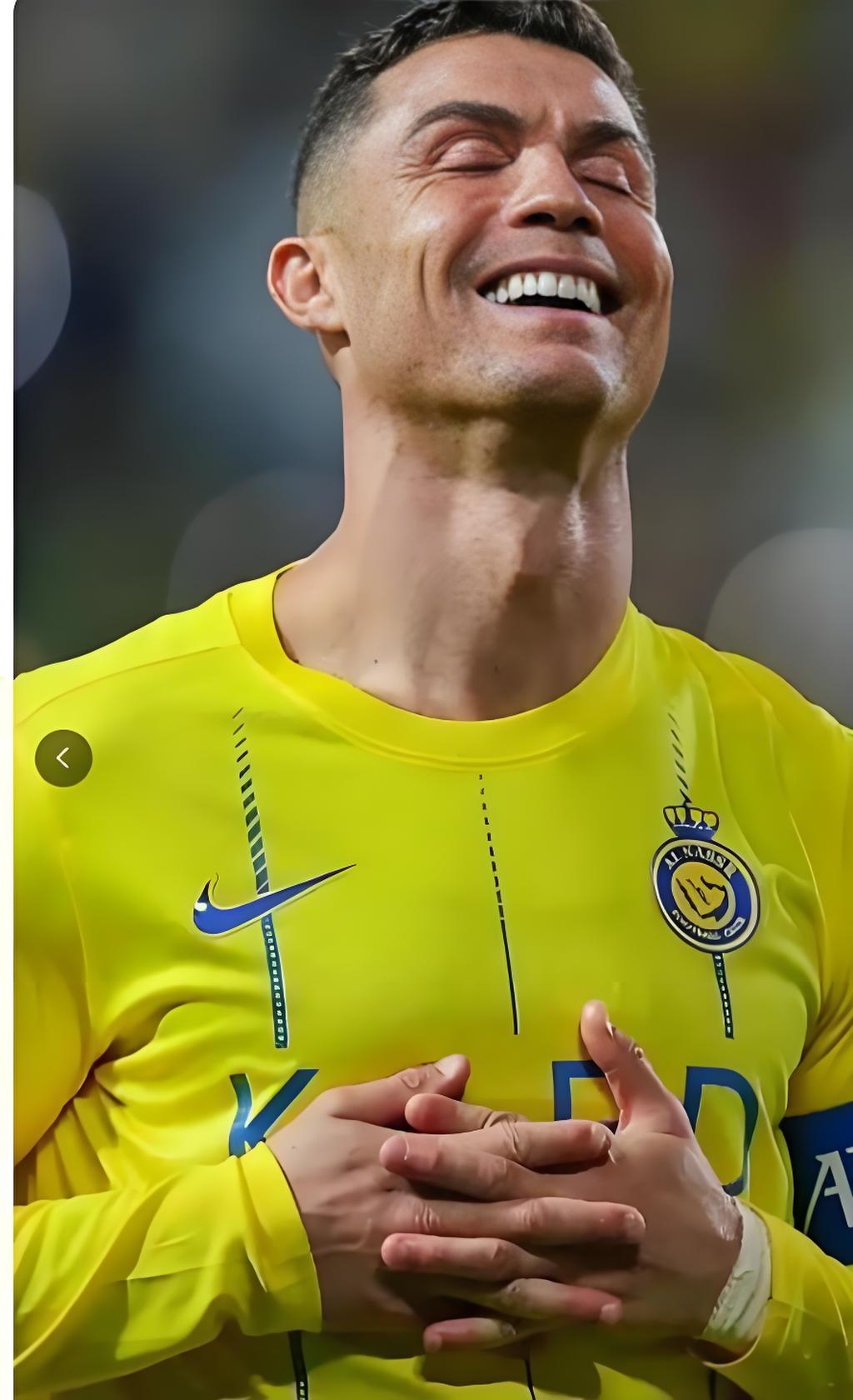 皇马战胜曼联晋级欧冠16强，C罗复出连斩两球