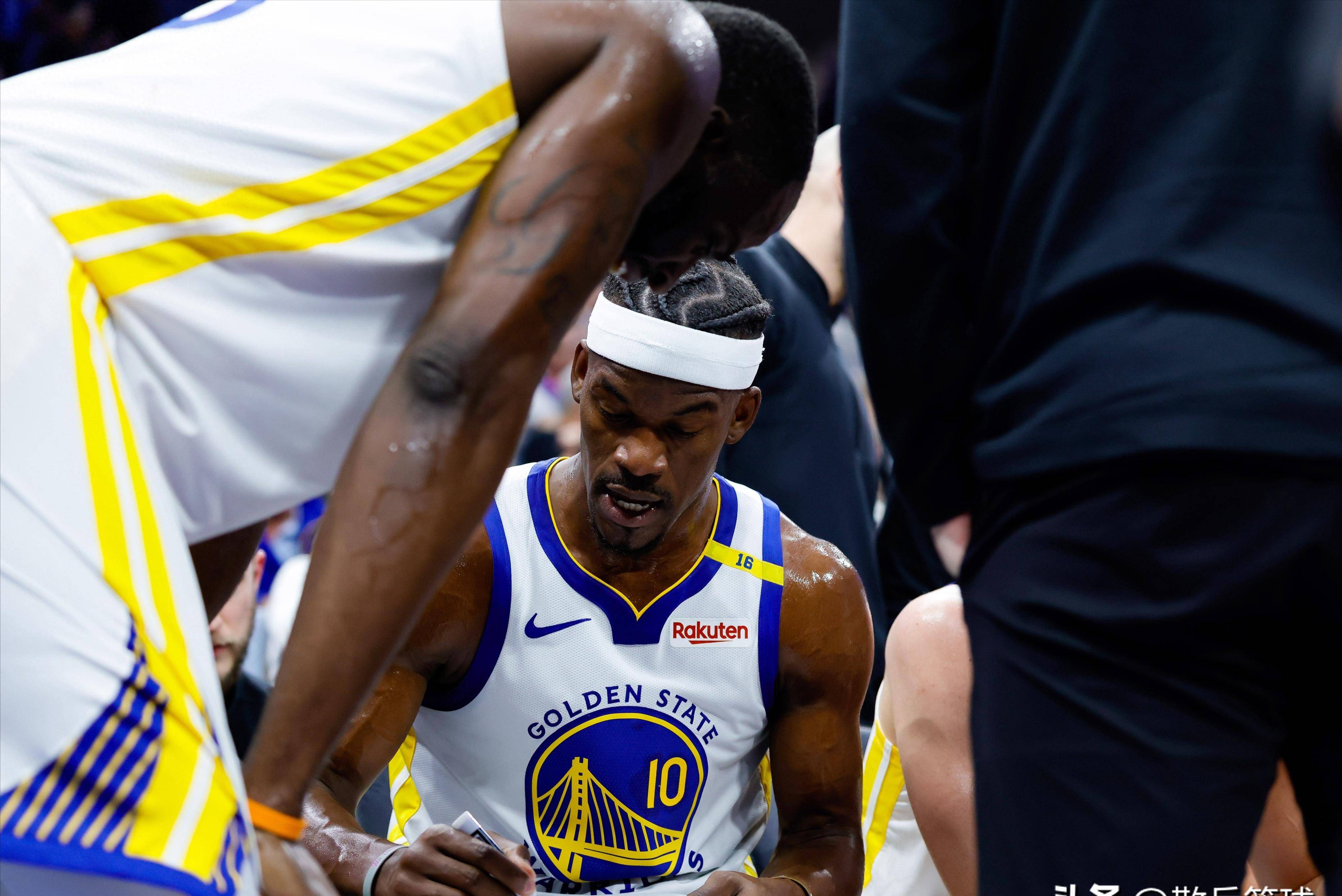 雄鹿横扫勇士，大比分取胜