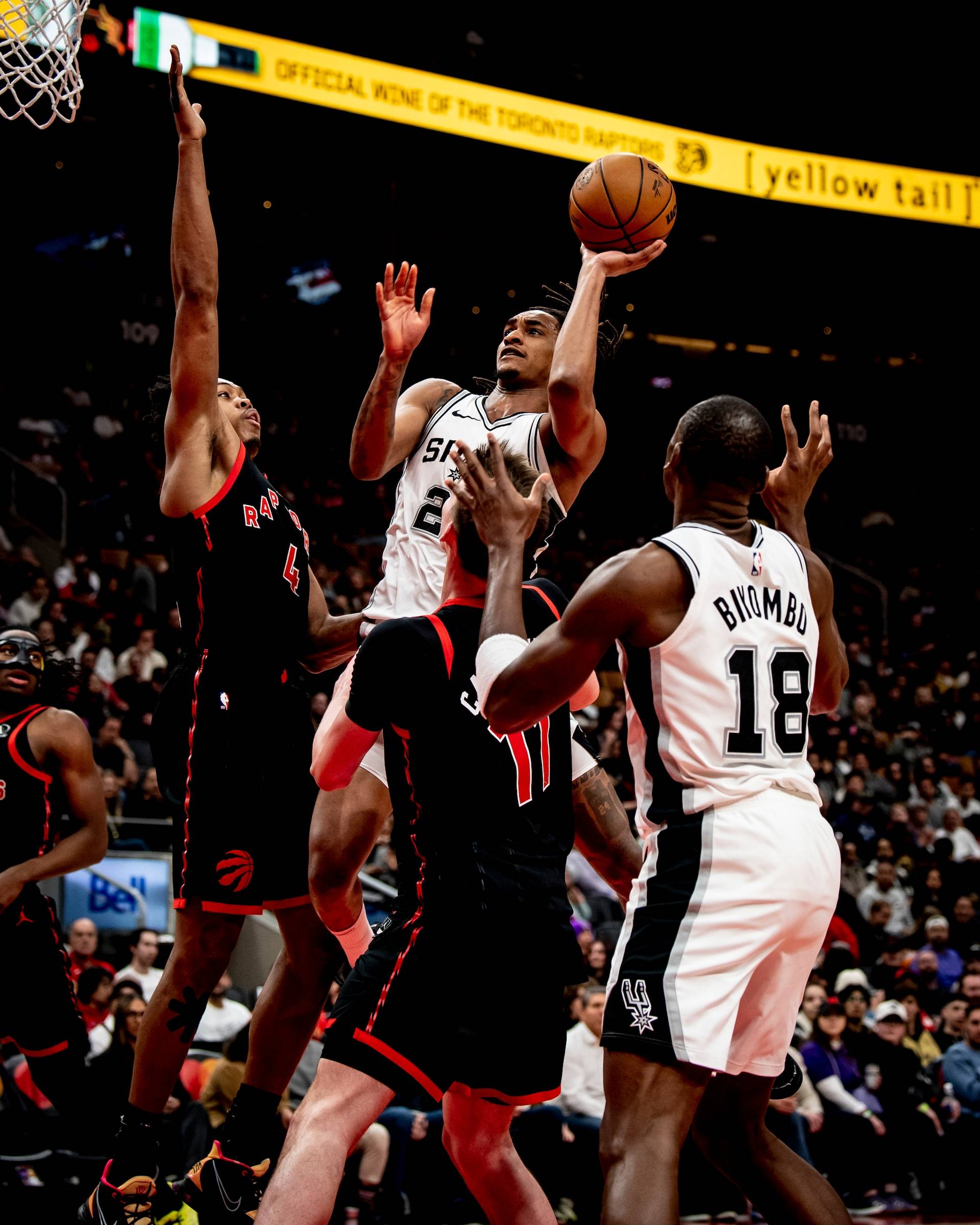 公牛大胜马刺，底特律干掉活塞！