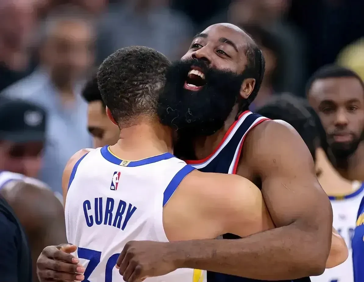 勇士逆转马刺，继续杀入季后赛