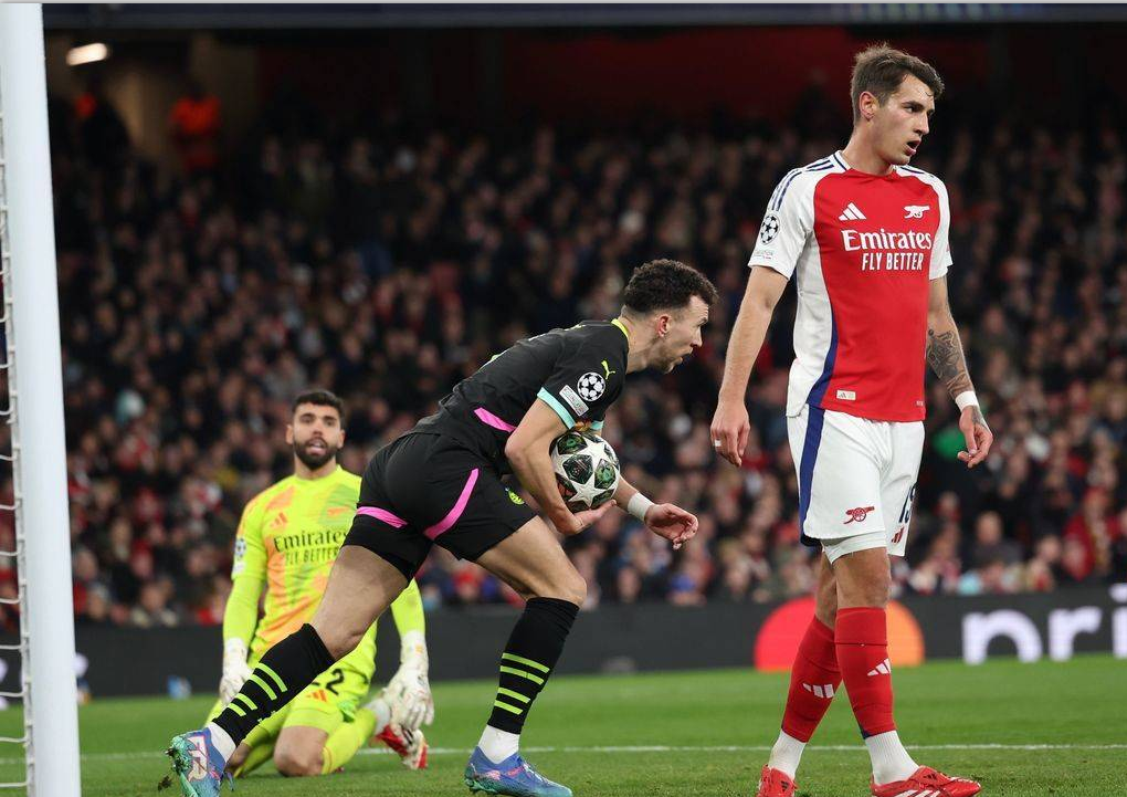 阿森纳防守失误，客场不敌狼队